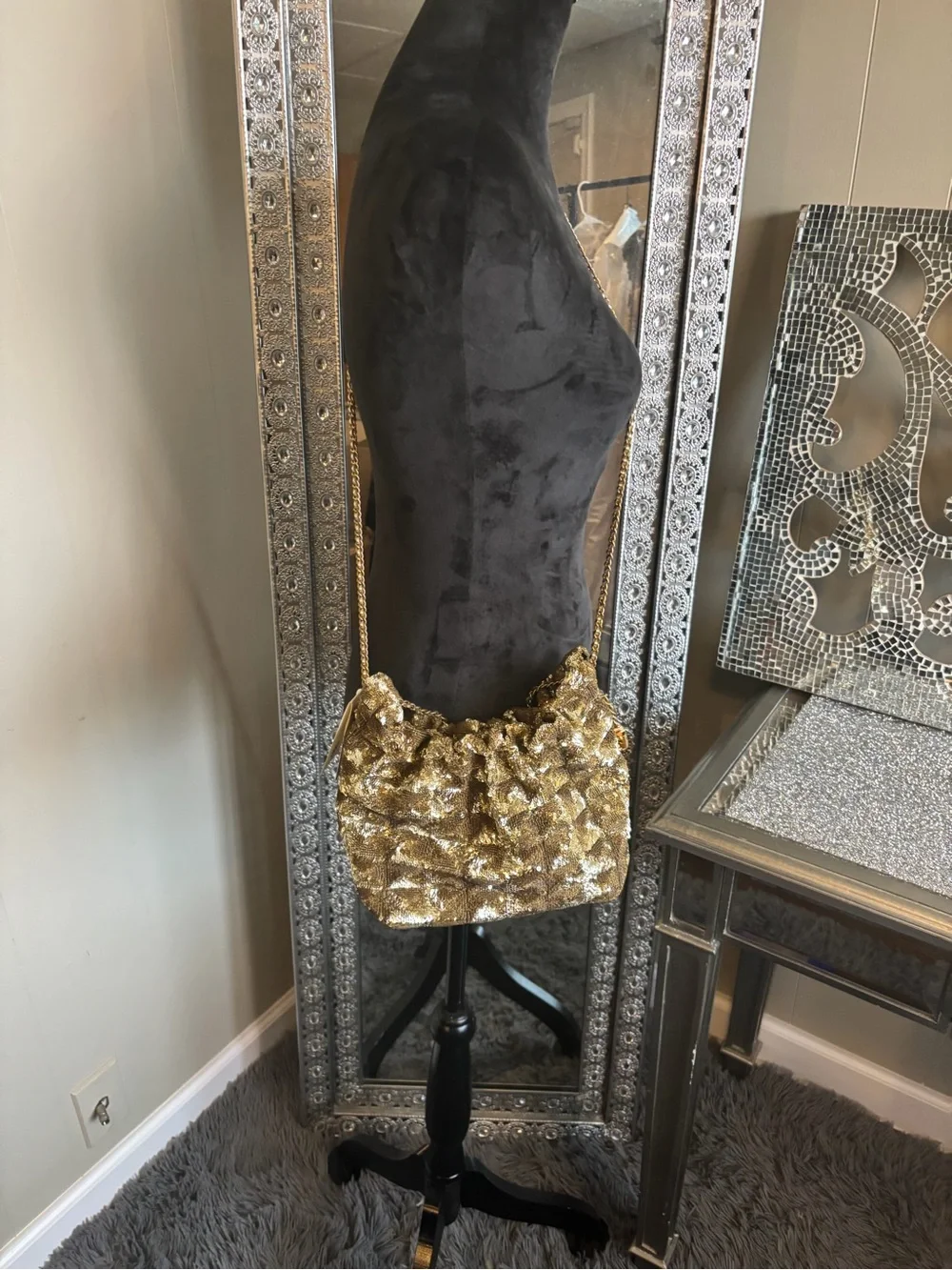 ⭐️Tory Burch Fleming Sequin Mini‎ Hobo 18kt Gold ⭐️
